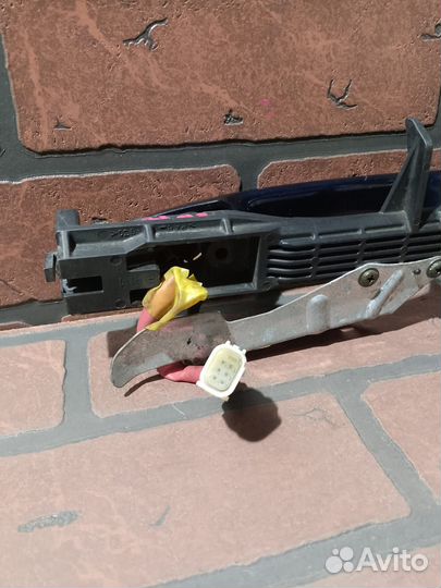 Ручка двери внешняя toyota corolla fielder NZE144G 1NZ-FE FR/RH