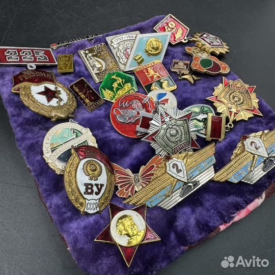 Знаки значки разные одним лотом СССР советский