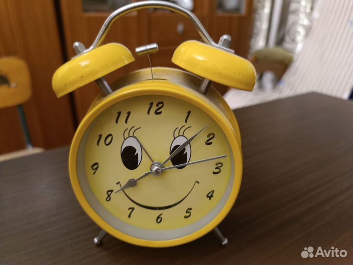 Часы будильник