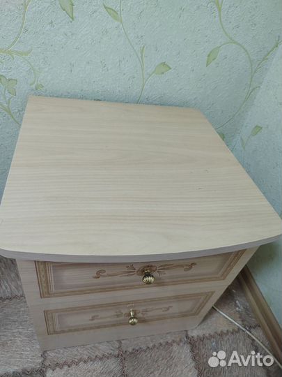 Тумба прикроватная