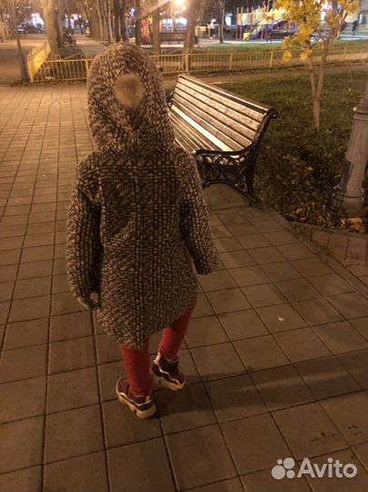 Пальто для девочки 122 см