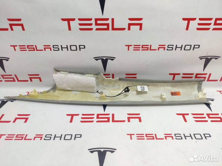 Накладка стойки С Tesla Model 3 2019 1086265-01-L