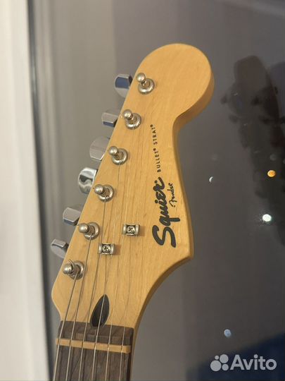 Электрогитара fender squier bullet strat