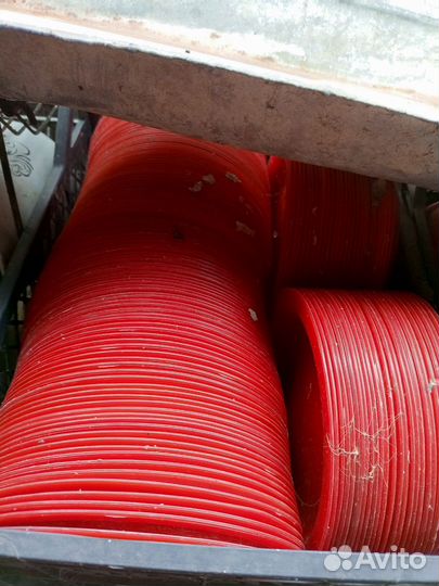 Пластиковые тарелки