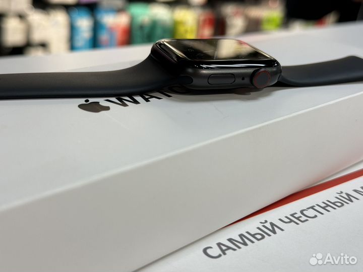 Apple Watch SE 44mm