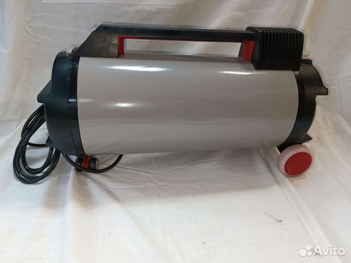 Пылесос ракета 12 А новый