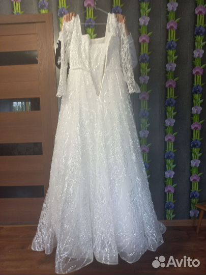 Свадебное платье