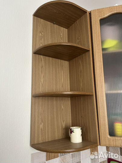 Кухонный подвесной шкаф с полками бу