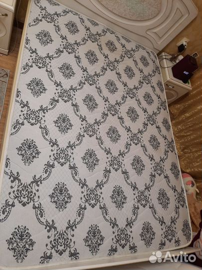 Матрас пружинный 140х200