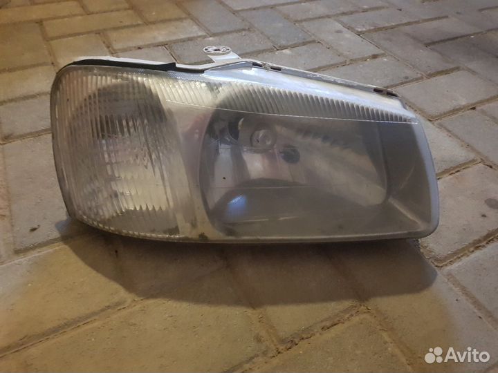 Фара правая Hyundai Accent