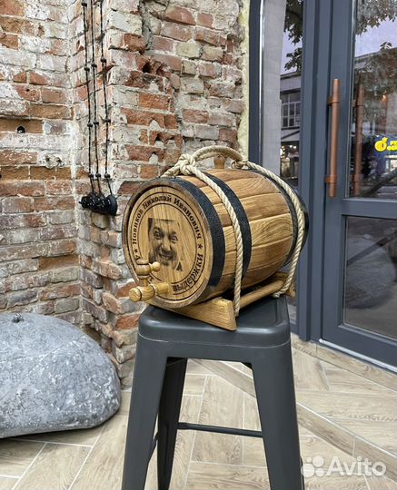 Дубовые бочки люкс с индивидуальной гравировкой