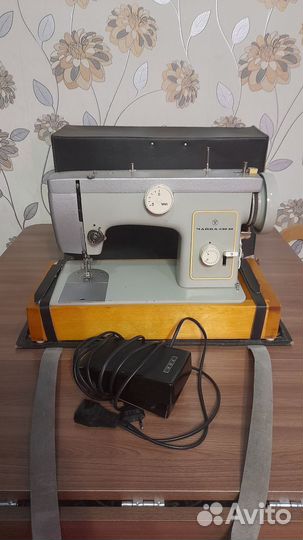 Швейная машина Чайка 2