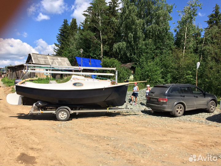 Парусная яхта V-Cat-550 (миникруизер)