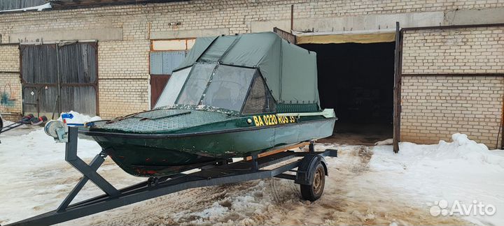 Лодка с мотором