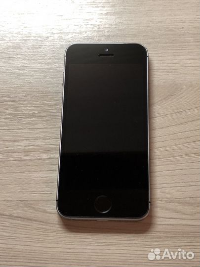 iPhone SE, 32 ГБ