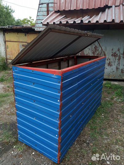 Металлический ящик