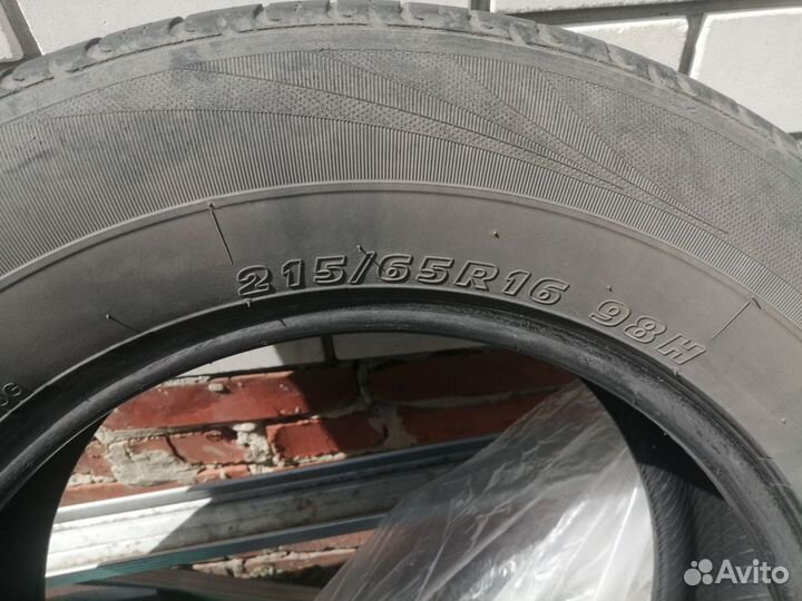 Kumho Solus KH15 215/65 R16