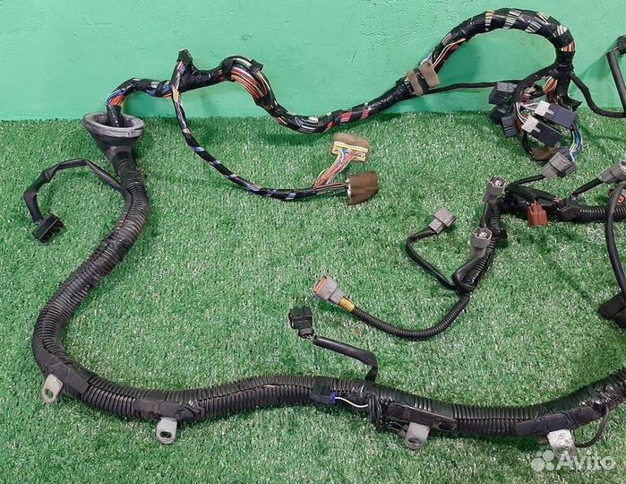 Жгут проводки двигателя Mitsubishi Carisma 2003