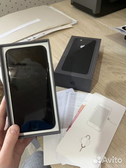 iPhone 8, 64 ГБ