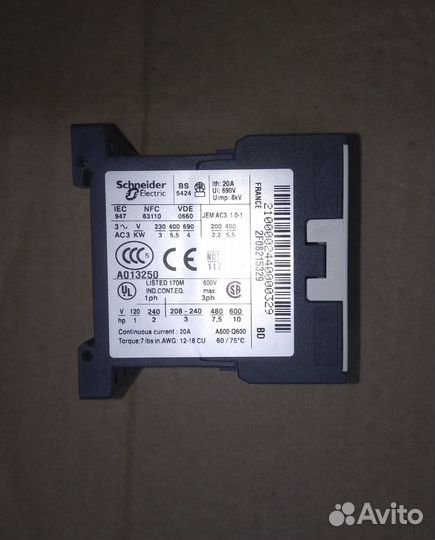 Контактор трехполюс Schneider Electric LP1K1210BD