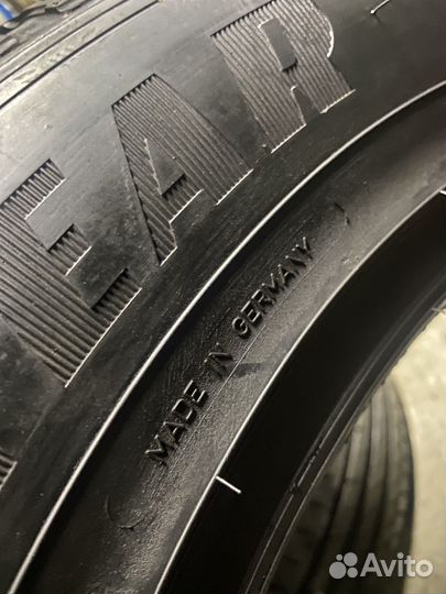 Goodyear EfficientGrip SUV 245/65 R17 111H