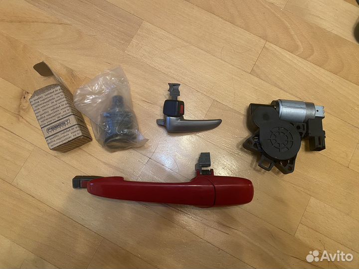 Моторчик стеклоподъемника Mazda3 BK