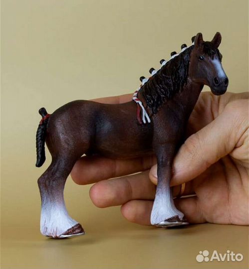 Фигурка лошади