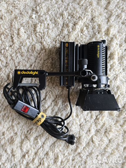 Галогенный осветитель Dedolight dlhm4-300E