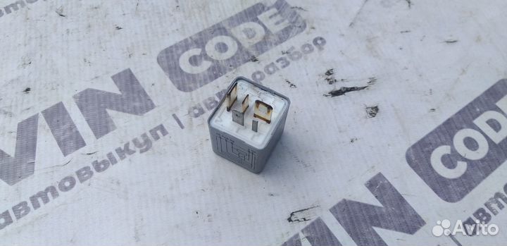 Реле топливного насоса Audi A4