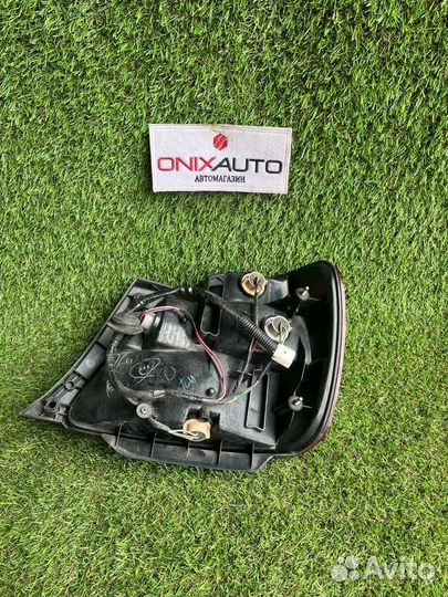 Фонарь задний левый Toyota Aristo JZS160 2JZ-GE