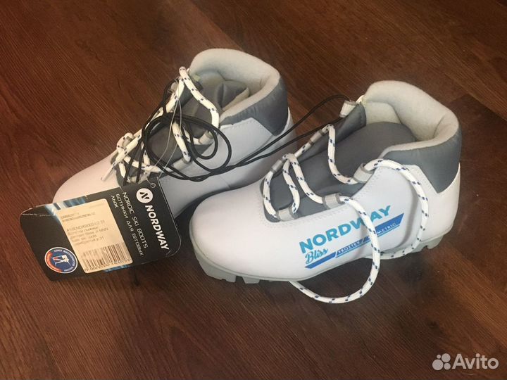 Лыжные ботинки и лыжи Nordway