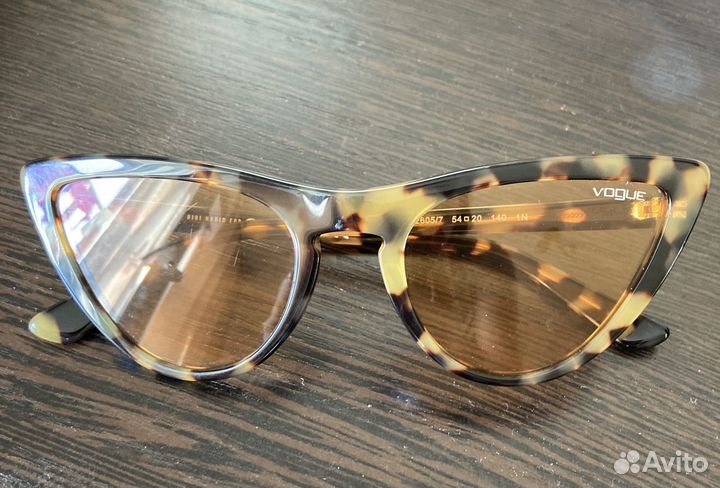 Солнцезащитные очки vogue
