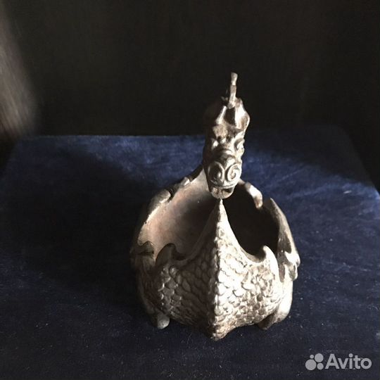 Чугунная пепельница