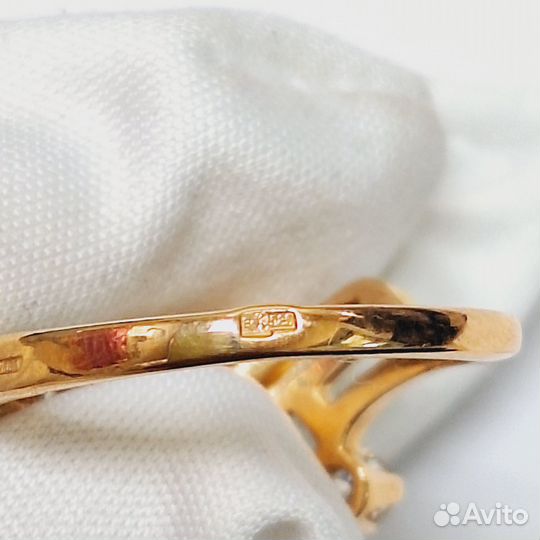 Золотое кольцо с Брилииантом 16,5 р (35060)