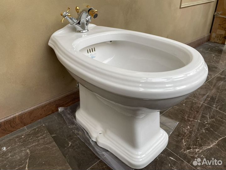 Биде Old England со смисителем Ideal Standard Refl