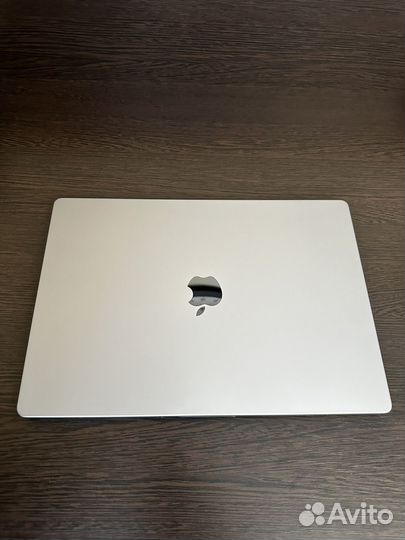 Apple MacBook Pro 16 m2