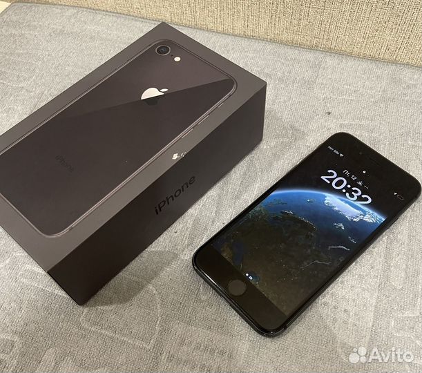 iPhone 8, 64 ГБ
