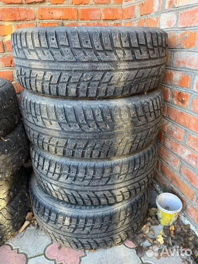 Kumho I'Zen KW22 215/55 R17