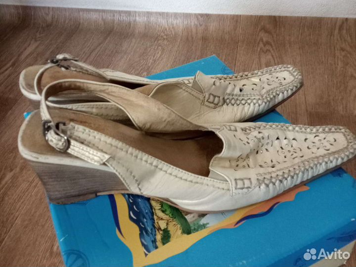 Босоножки р.38