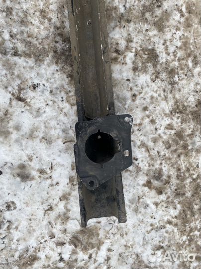 Задний усилитель бампера Volkswagen Passat B5