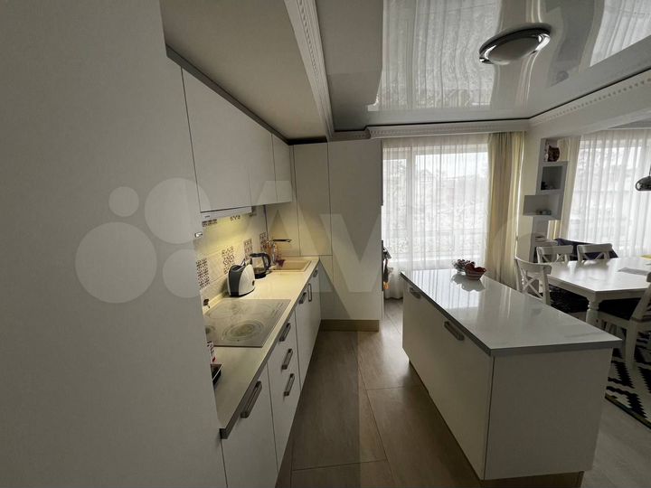 3-к. квартира, 90 м², 2/4 эт.