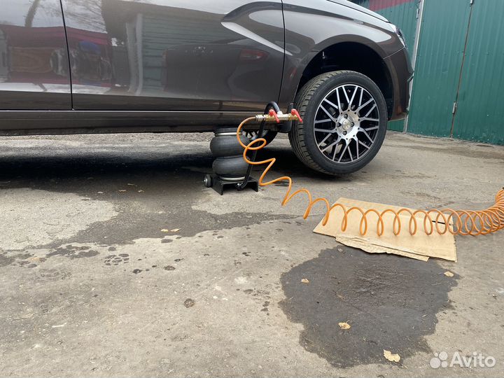 Пневмодомкрат