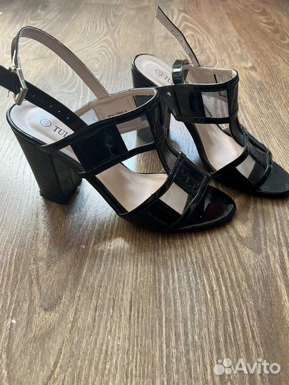 Босоножки женские