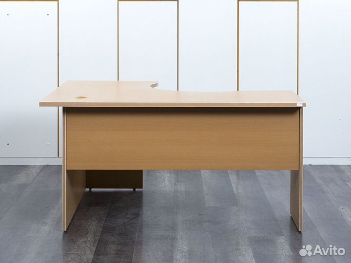 Офисный стол