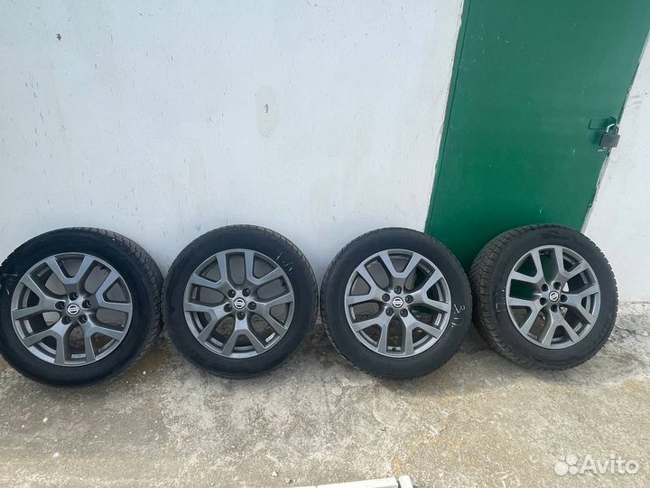 Комплект оригинальных дисков с зимней резиной