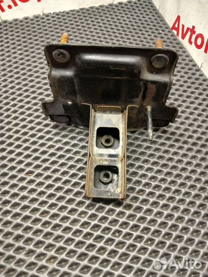 Кронштейн усилителя переднего бампера Kia Spectra