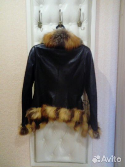 Куртка натуральная кожа, воротник и рукава меховые