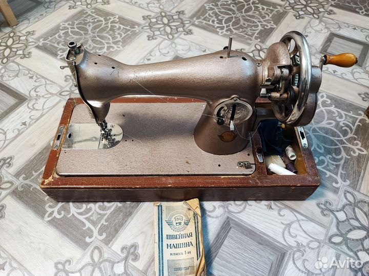 Винтажная швейная машинка