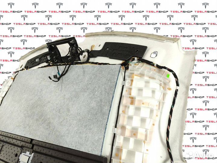 Обшивка потолка Tesla Model S 2016 1052273-01-A