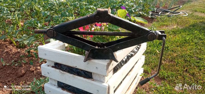 Домкрат винтовой